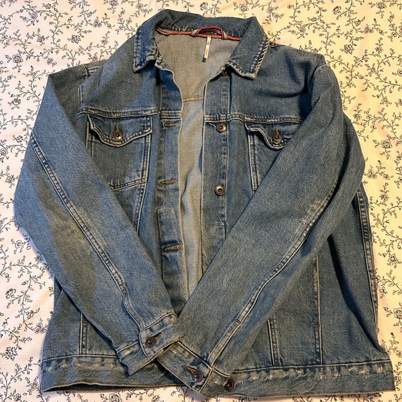 Oversized Lightly Distressed Free People Jean Jacket - Picture 1 of 4